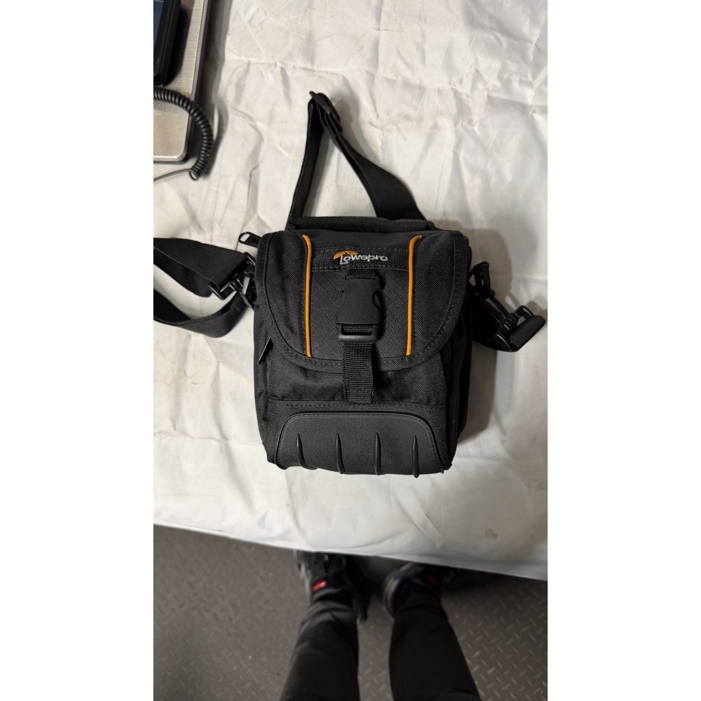 Lowepro LP36864-0WW Adventura SH 120 II Shoulder Bag for DSLR Camera With Lens